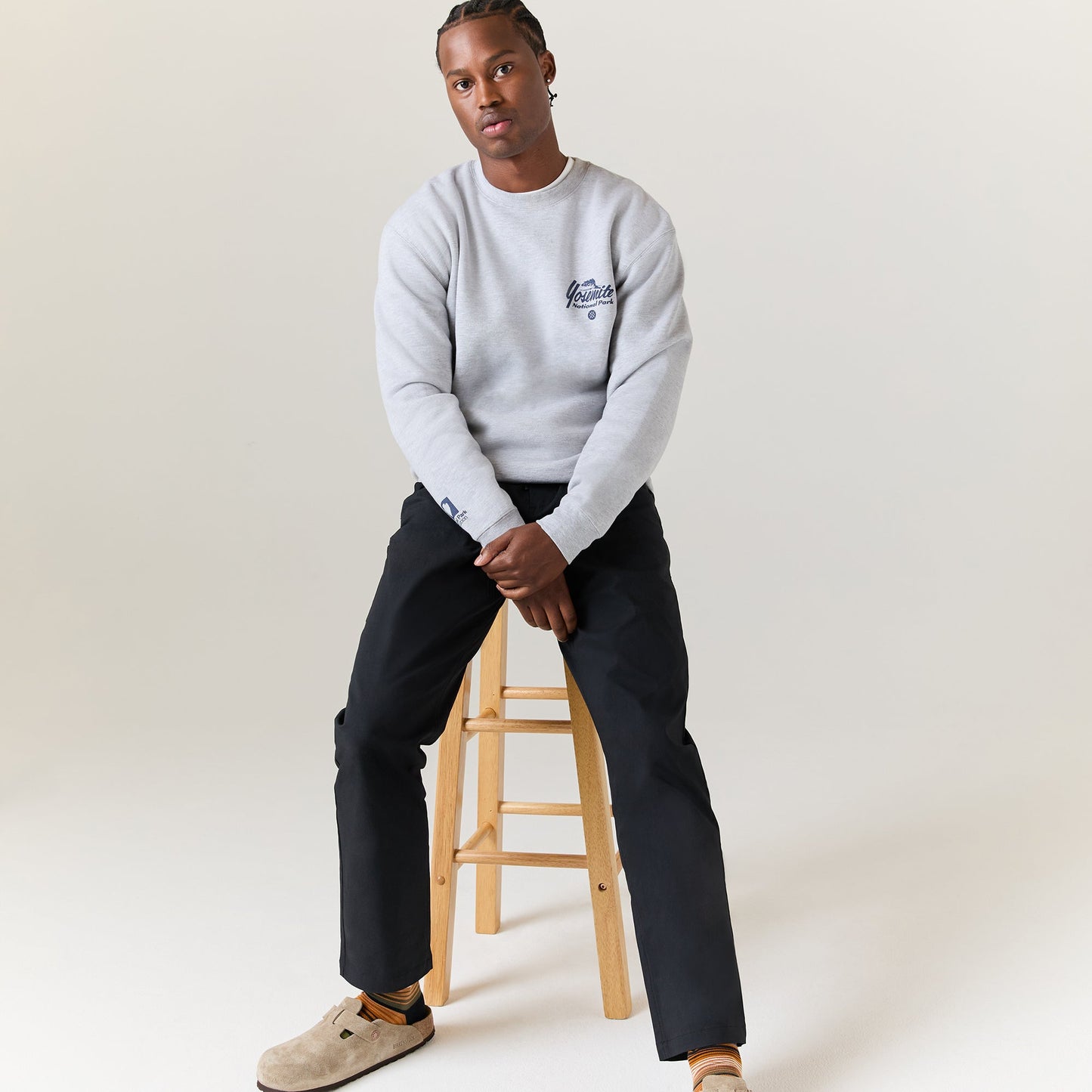 Stance National Parks Crewneck Grau Meliert |model