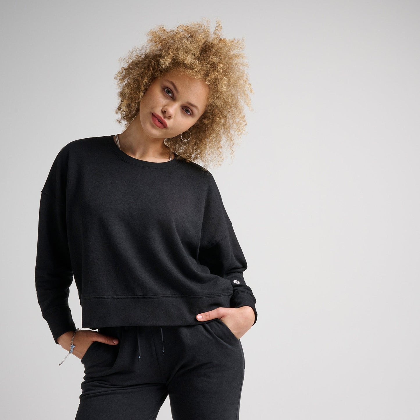 Stance Shelter Mit Rundhalsausschnitt Fur Damen Schwarz |model