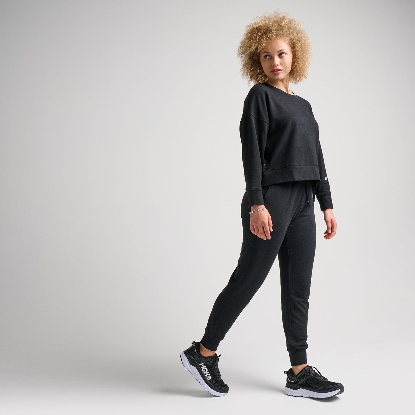 Stance Shelter Mit Rundhalsausschnitt Fur Damen Schwarz |model