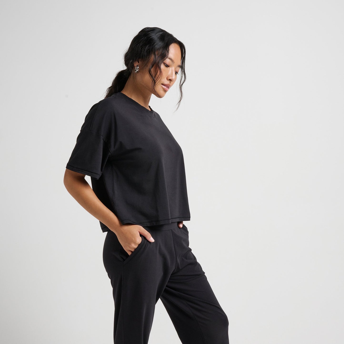 Stance Lay Low Kastiges T-Shirt Fur Damen Schwarz |model