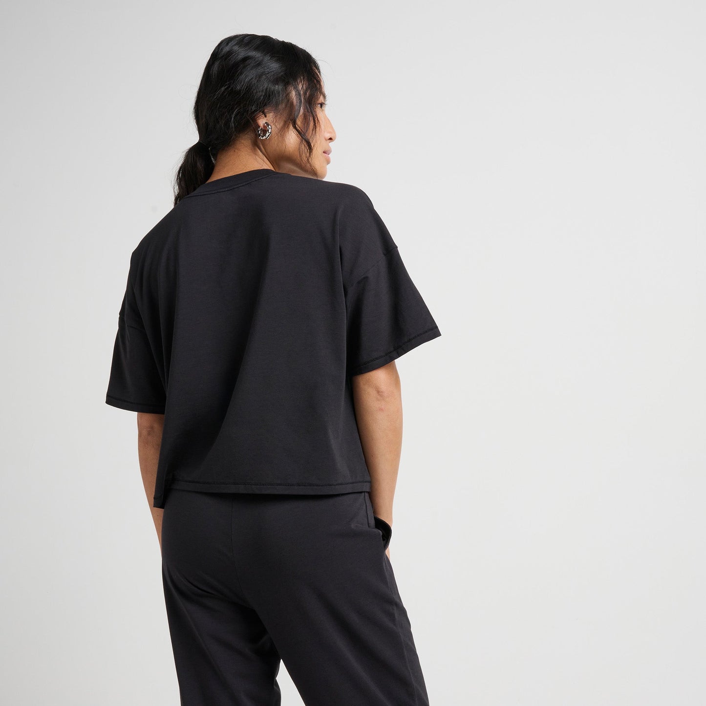 Stance Lay Low Kastiges T-Shirt Fur Damen Schwarz |model