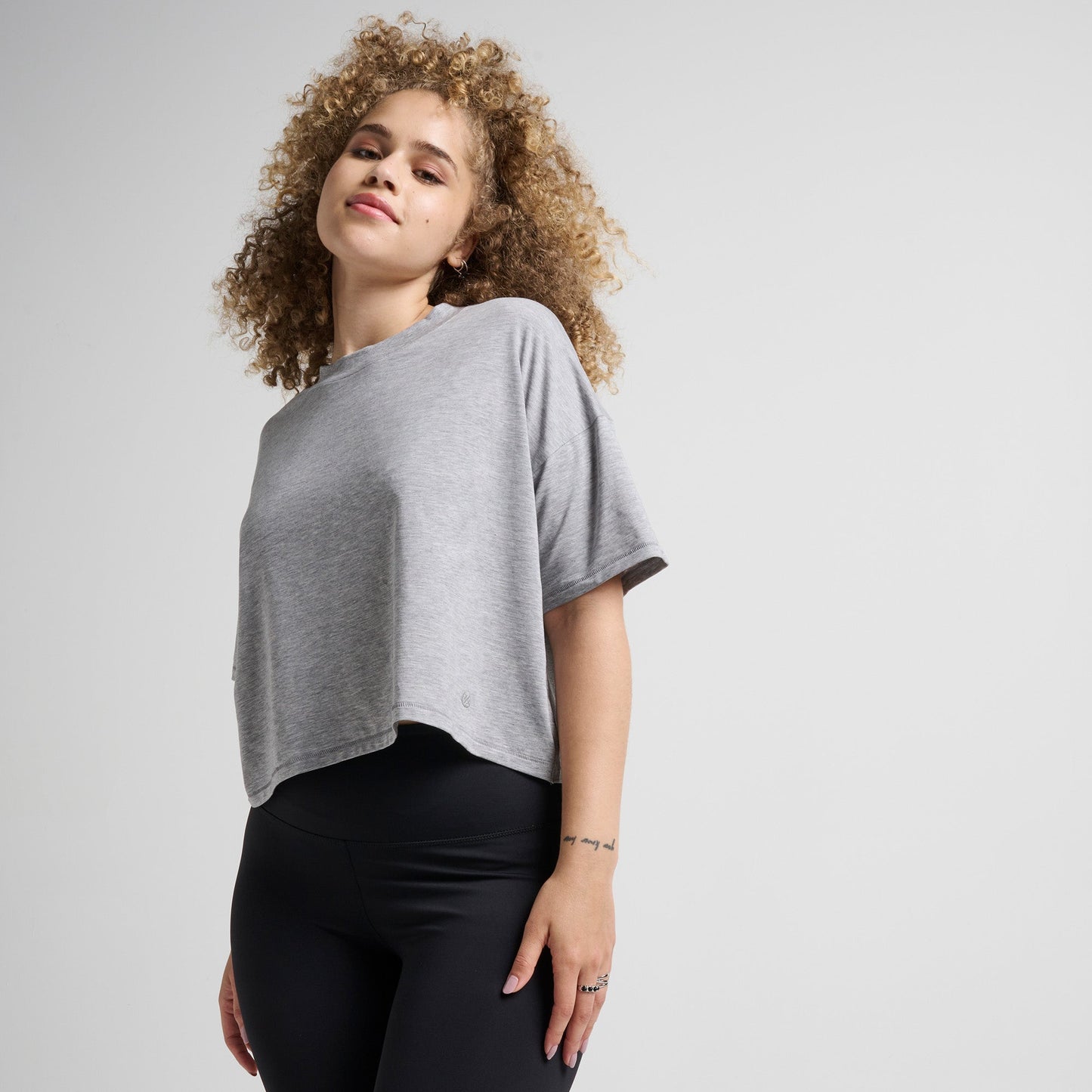 Stance Lay Low Kastiges T-Shirt Fur Damen Grau Meliert |model