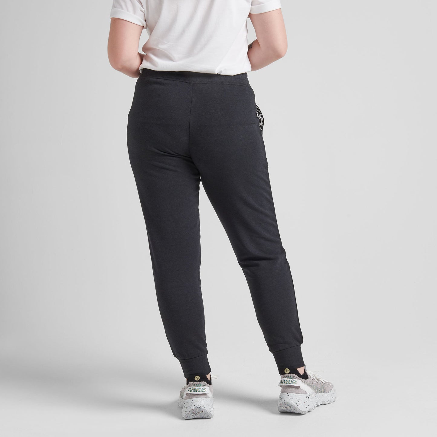 Stance Shelter Joggerhose Fur Damen Schwarz |model