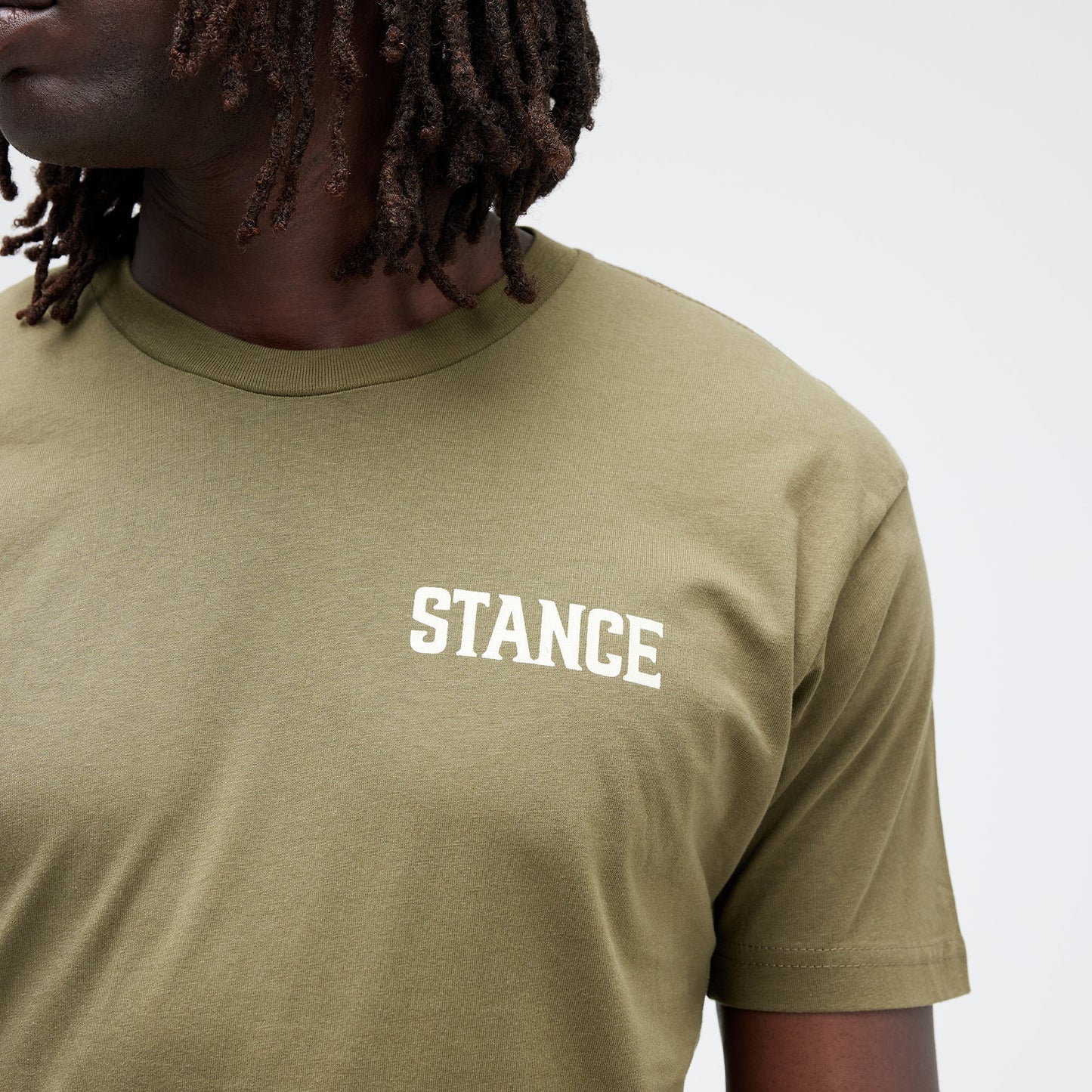 Stance Saddleback T-Shirt Military Grün |model