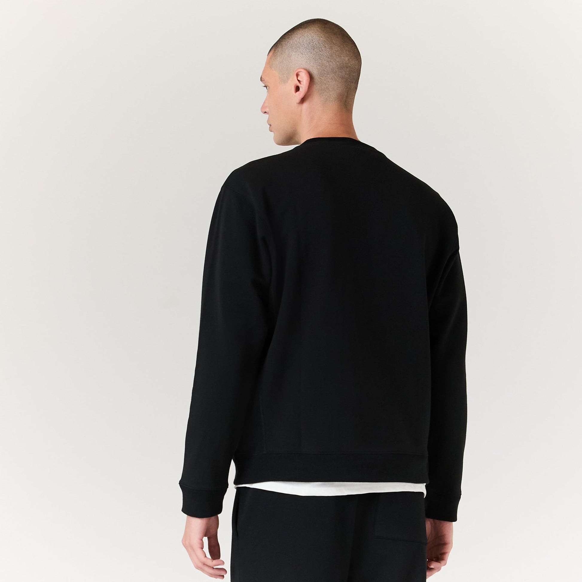Stance Aura Crew Sweatshirt Schwarz |model