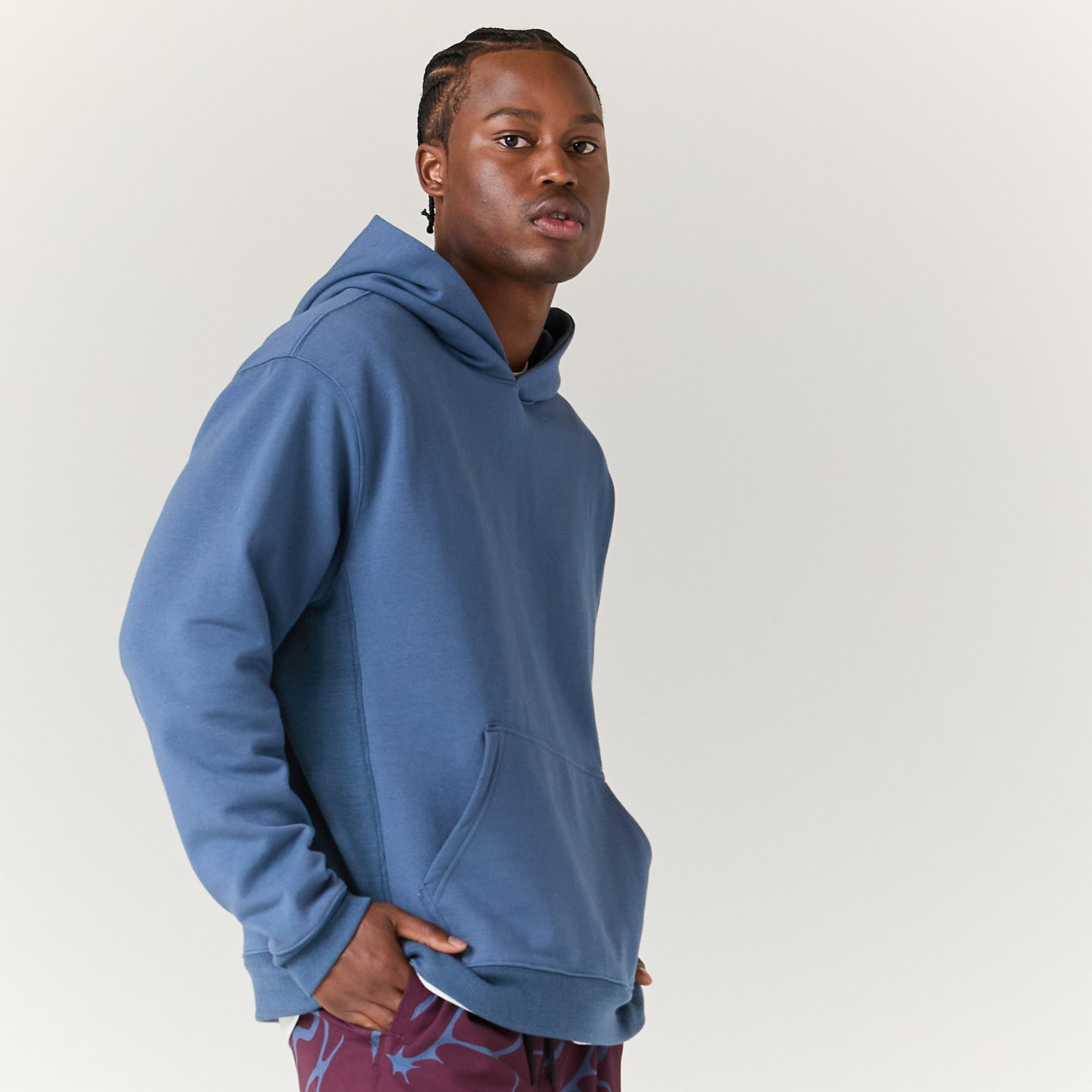 Stance Aura Hoodie Sea Blue |model