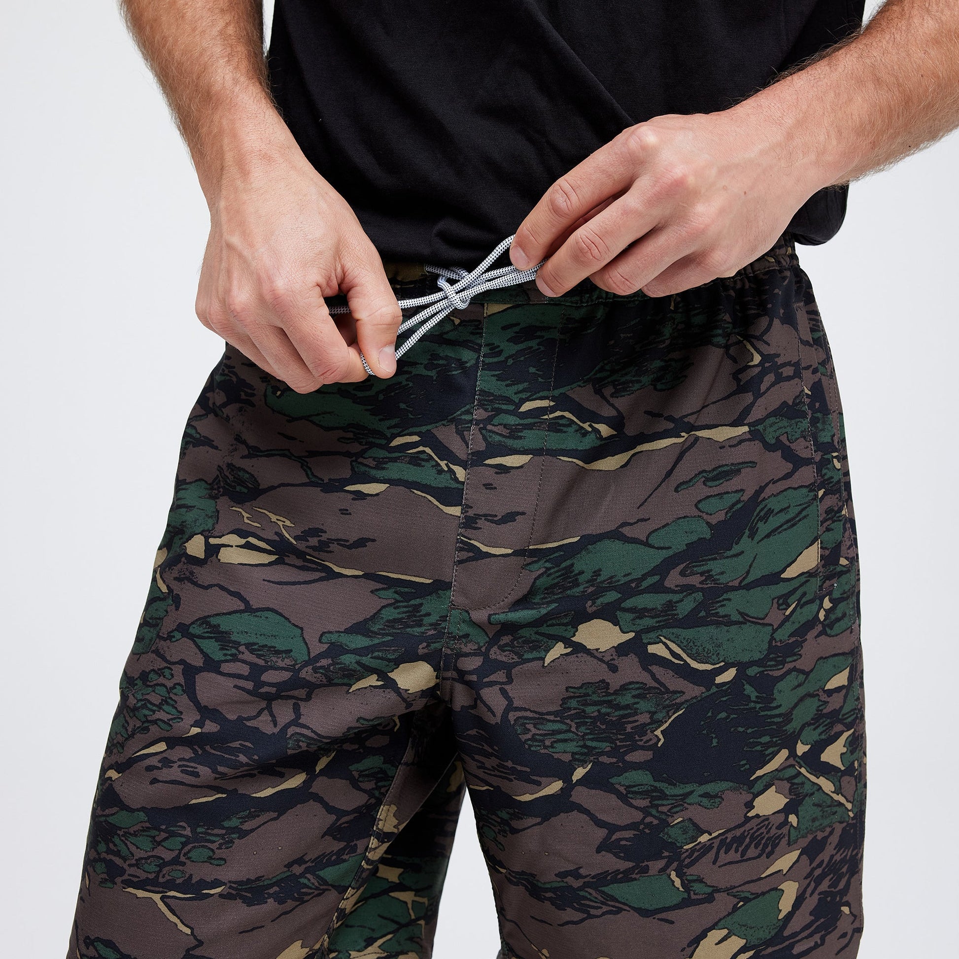 Stance Complex Athletic Shorts 7" Grüne Camouflage |model