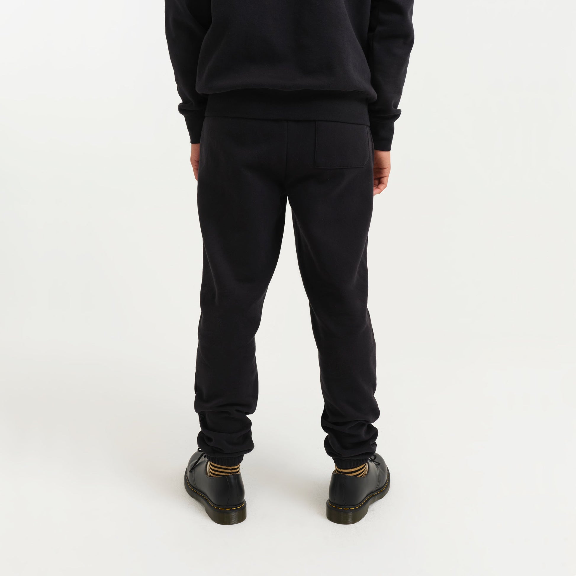 Stance Mercury Sweatpant Black Fade |model