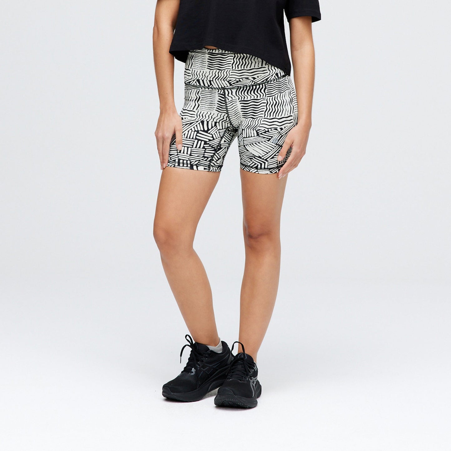 Stance Happenings Bike Shorts Für Damen Off Weiss |model