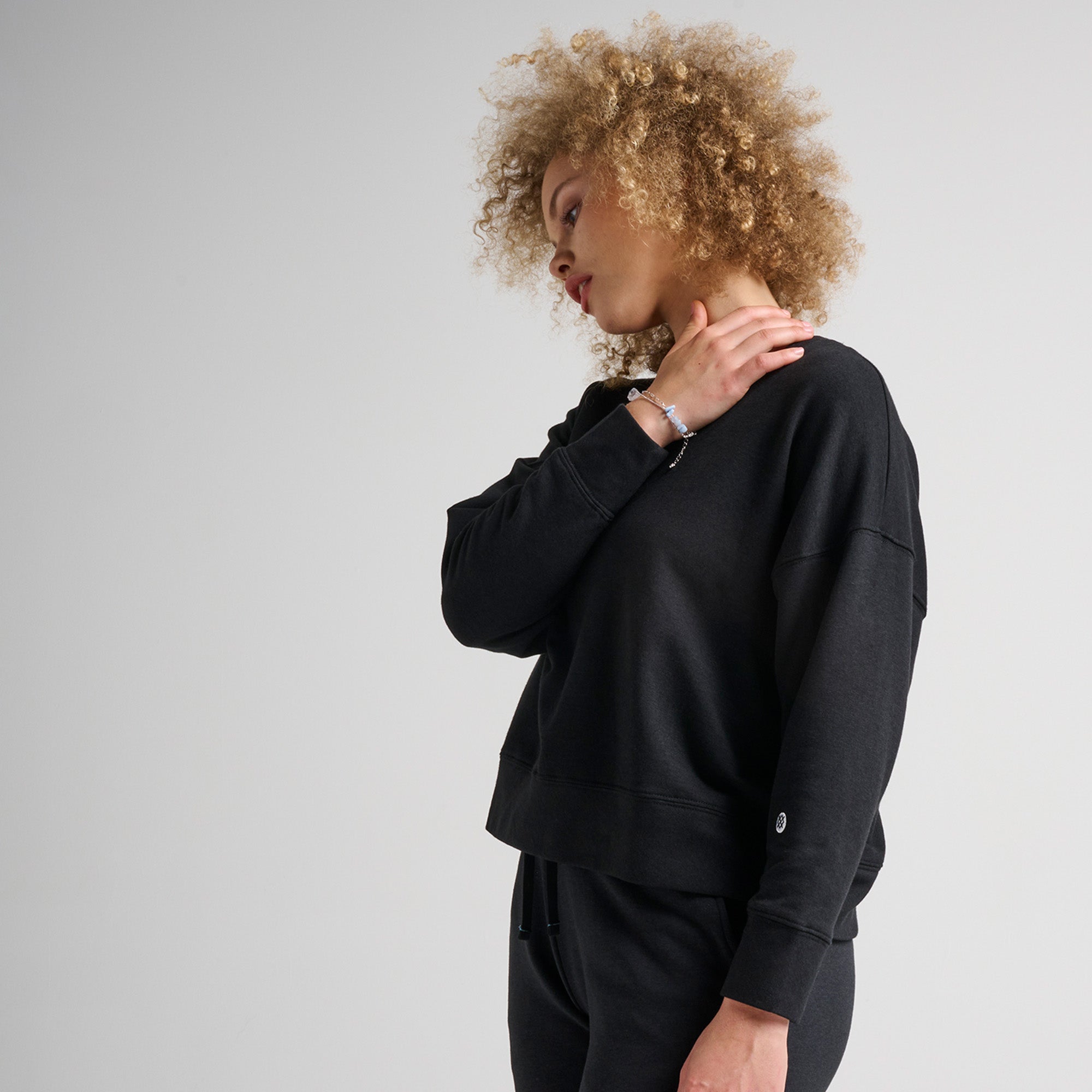 Stance Women's Shelter Crew Black |model