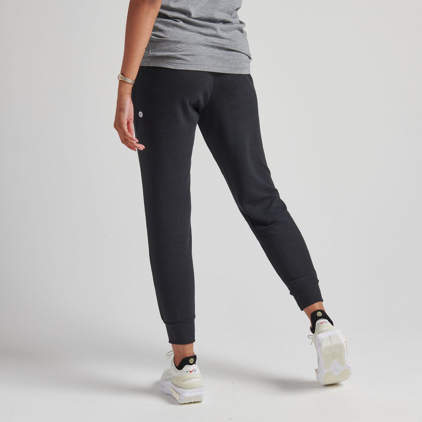 Stance Shelter Joggerhose Fur Damen Schwarz |model