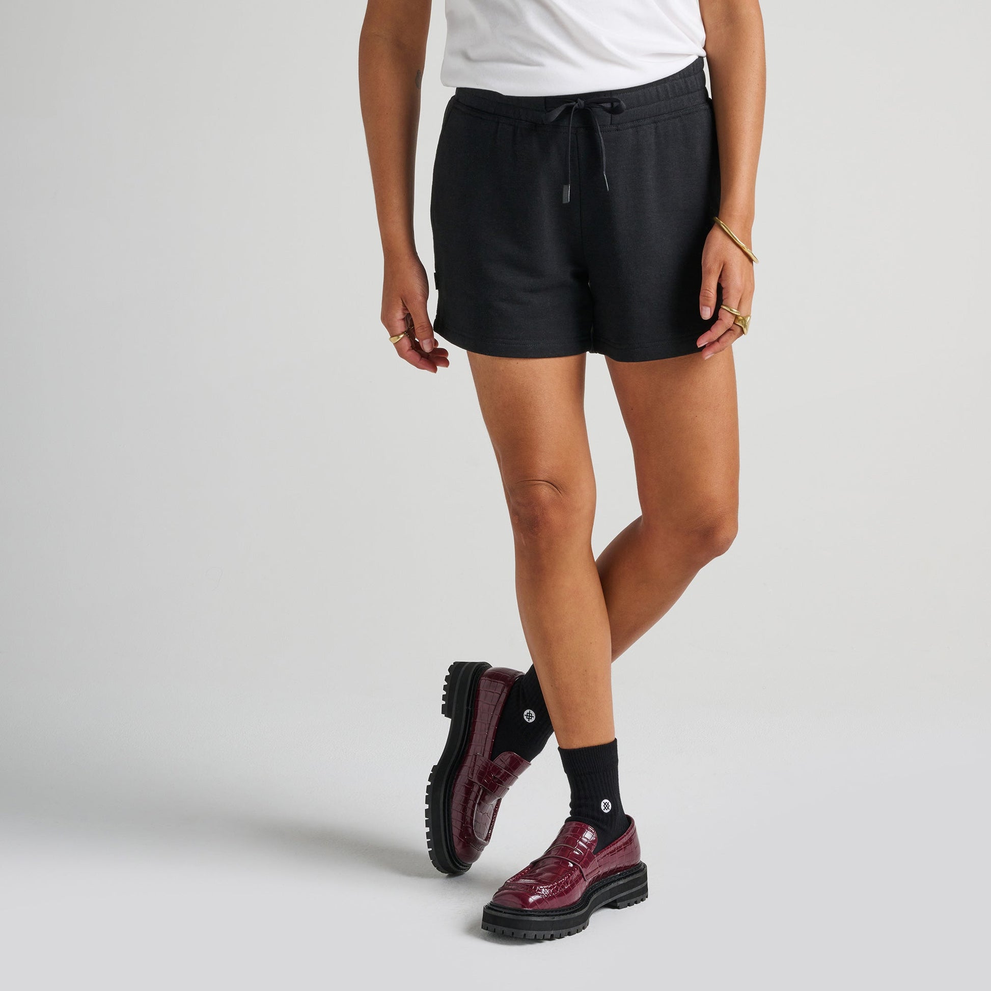 Stance Shelter Shorts Fur Damen Schwarz |model