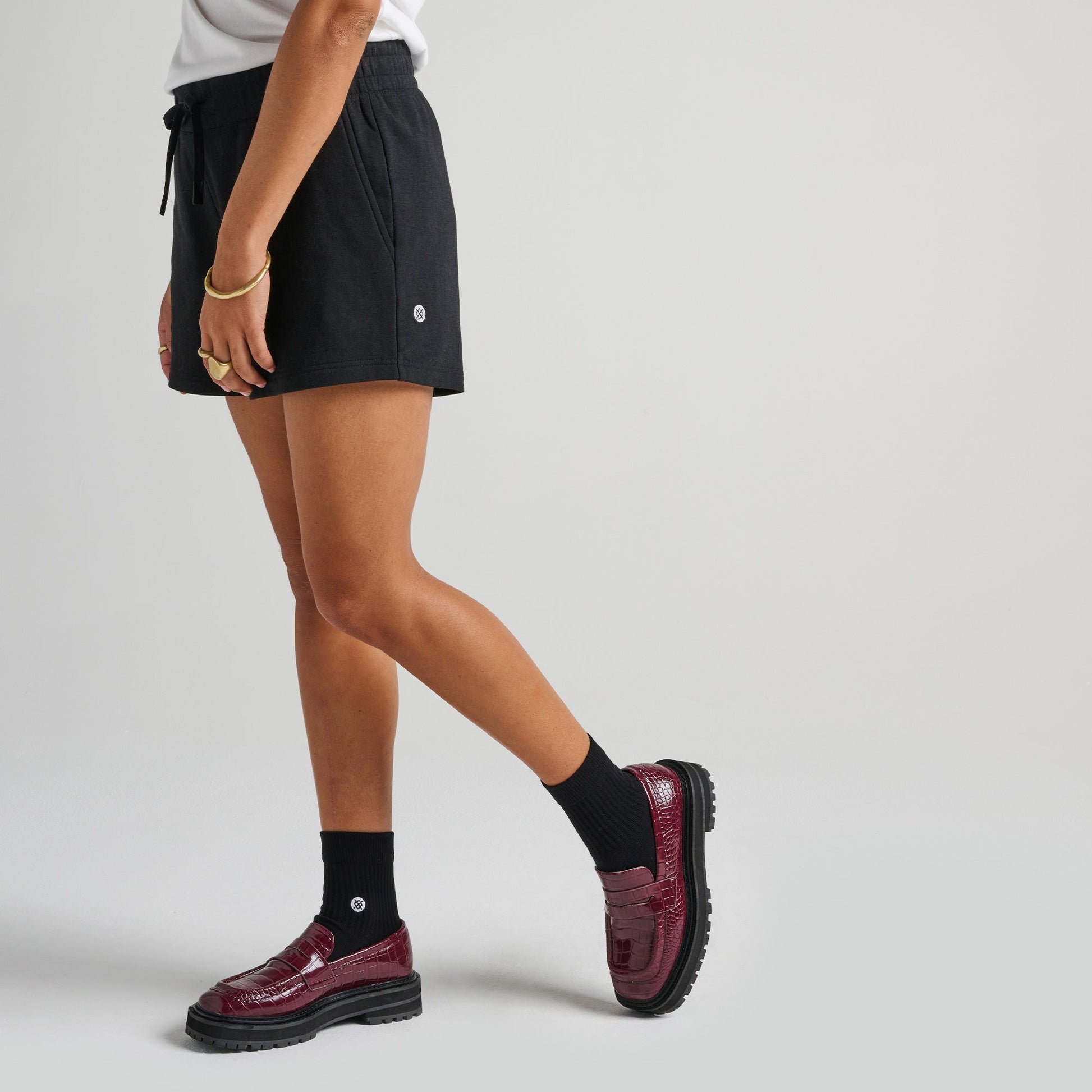 Stance Shelter Shorts Fur Damen Schwarz |model