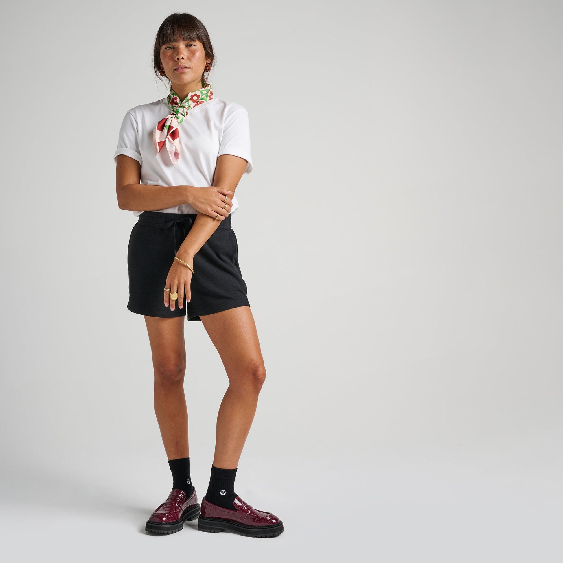 Stance Shelter Shorts Fur Damen Schwarz |model